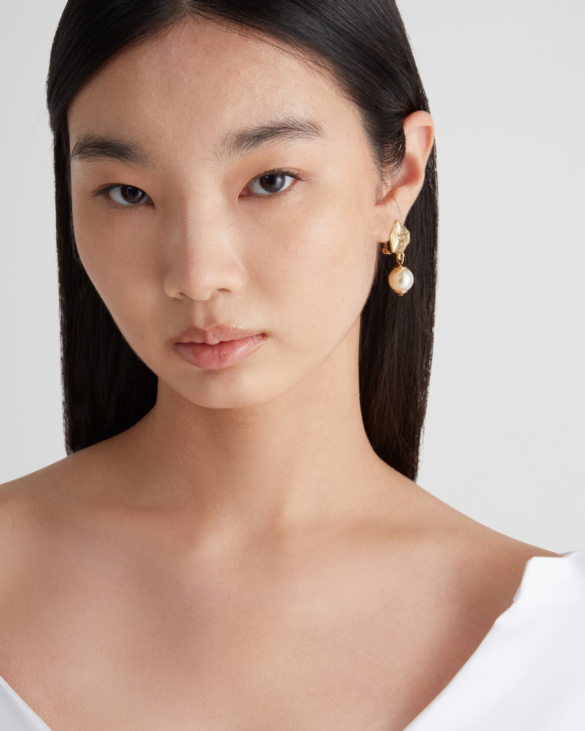 Almodóvar Earrings with faux pearls