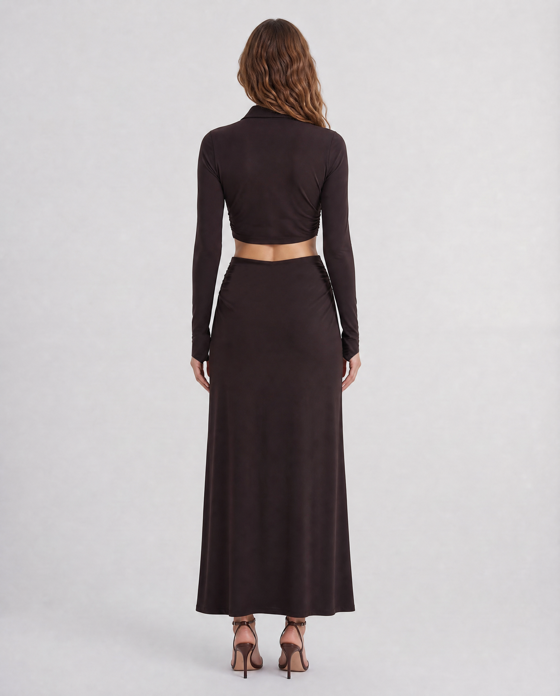 Eiza crop top in crepe jersey with a sculptural twist-front