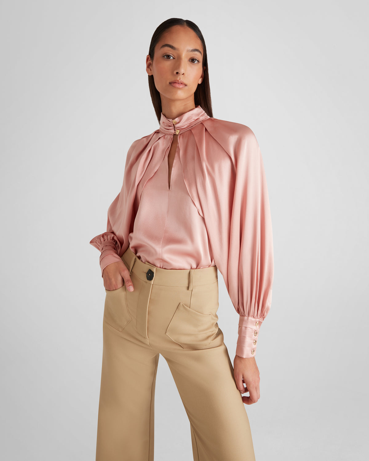 Rossini Blouse in silk satin with a high neck
