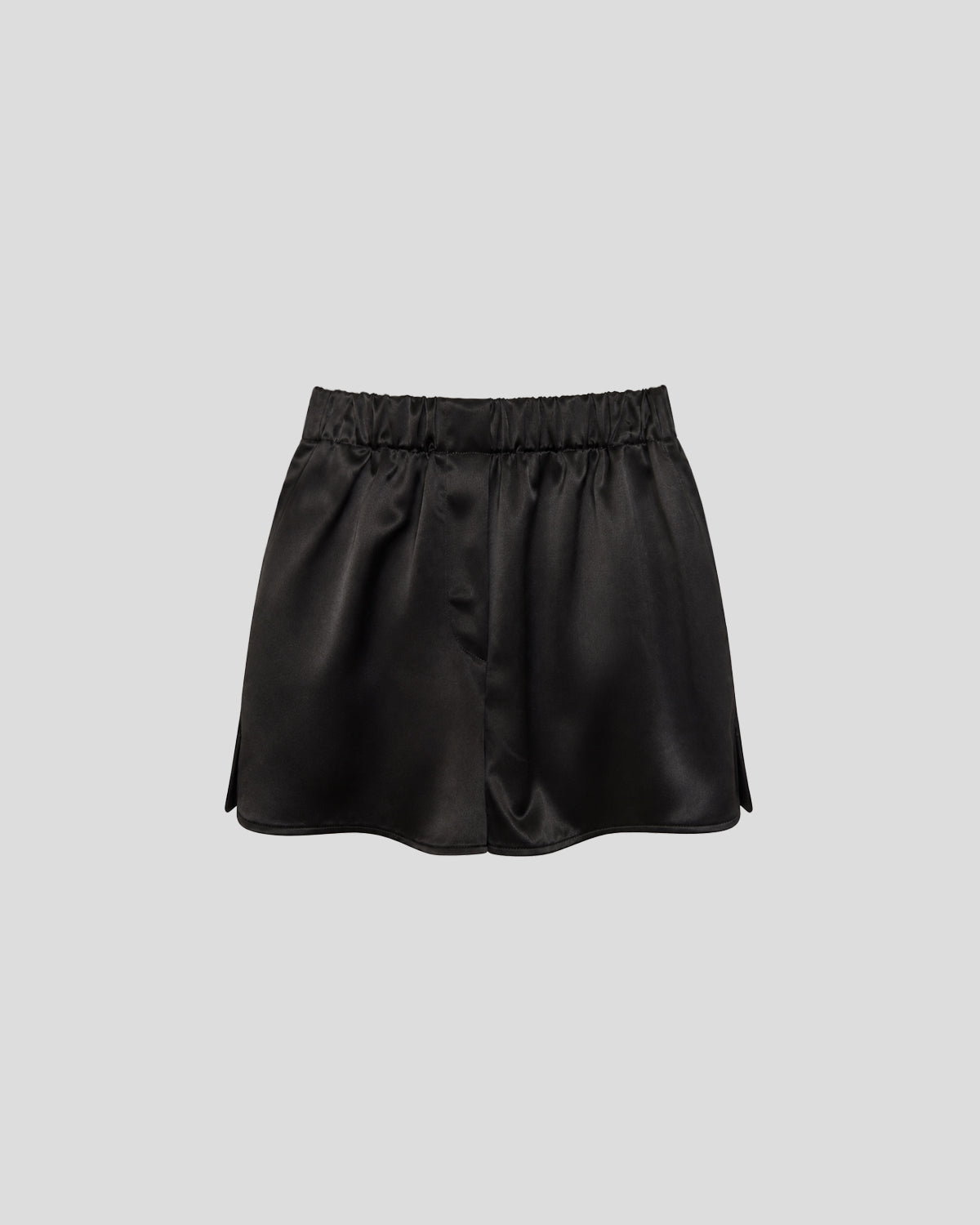 Hopper shorts in cady satin with controlled precision
