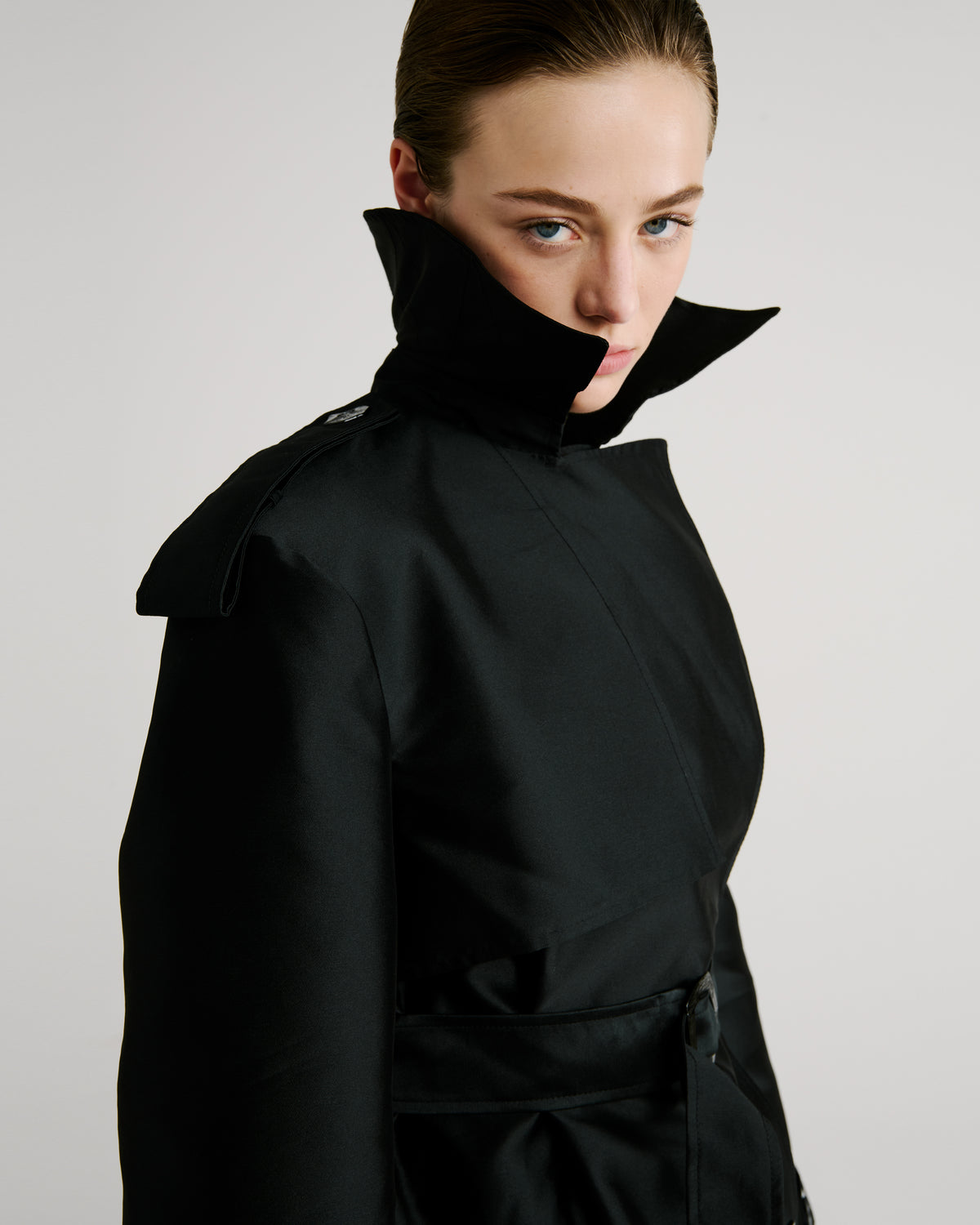Norah Trench Coat in black Silk Mikado
