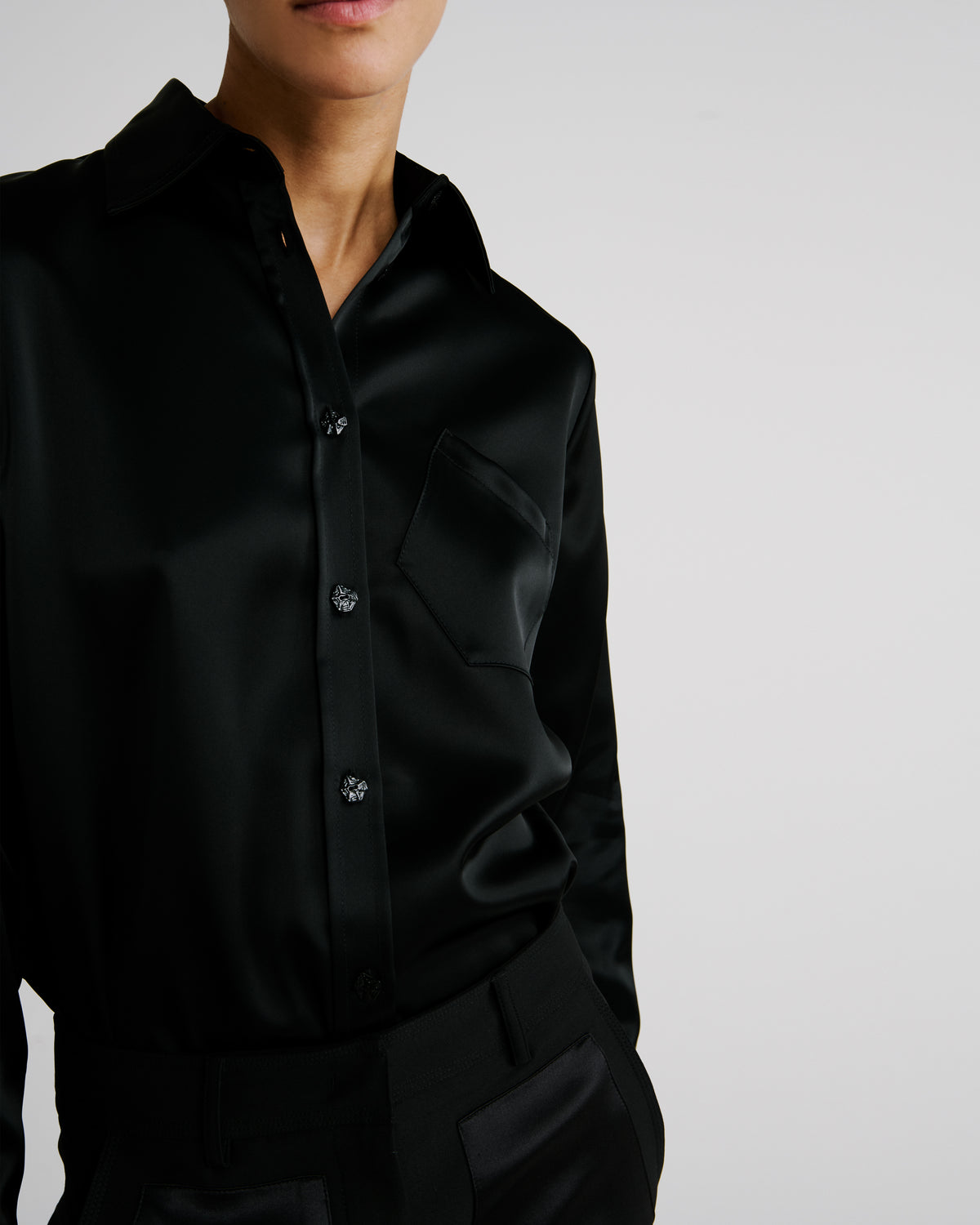 Violi Blouse in black Cady Satin