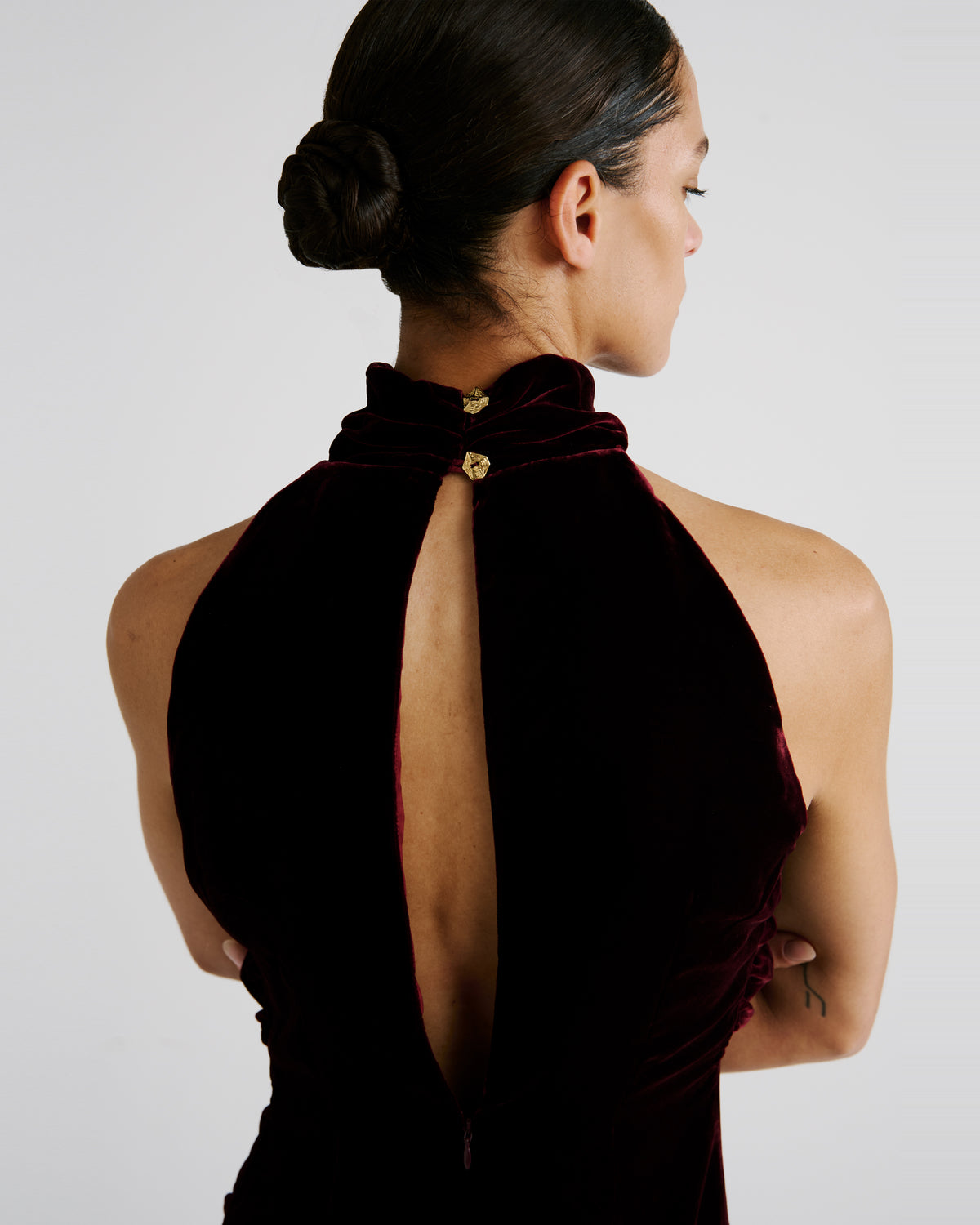 Merisi Dress in silk velvet with a statement halterneck