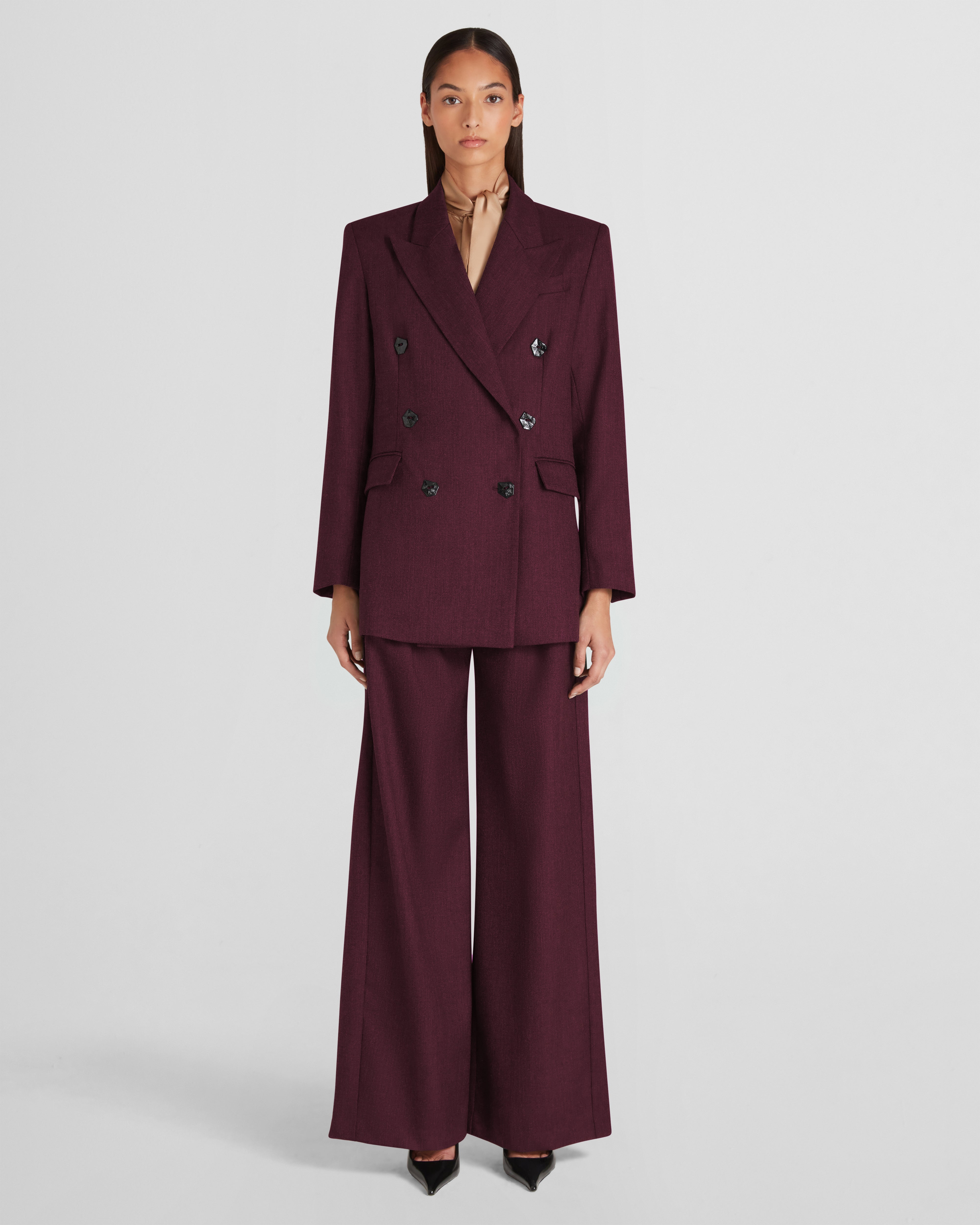 Sugar blazer in crepe wool with a double-breasted structure