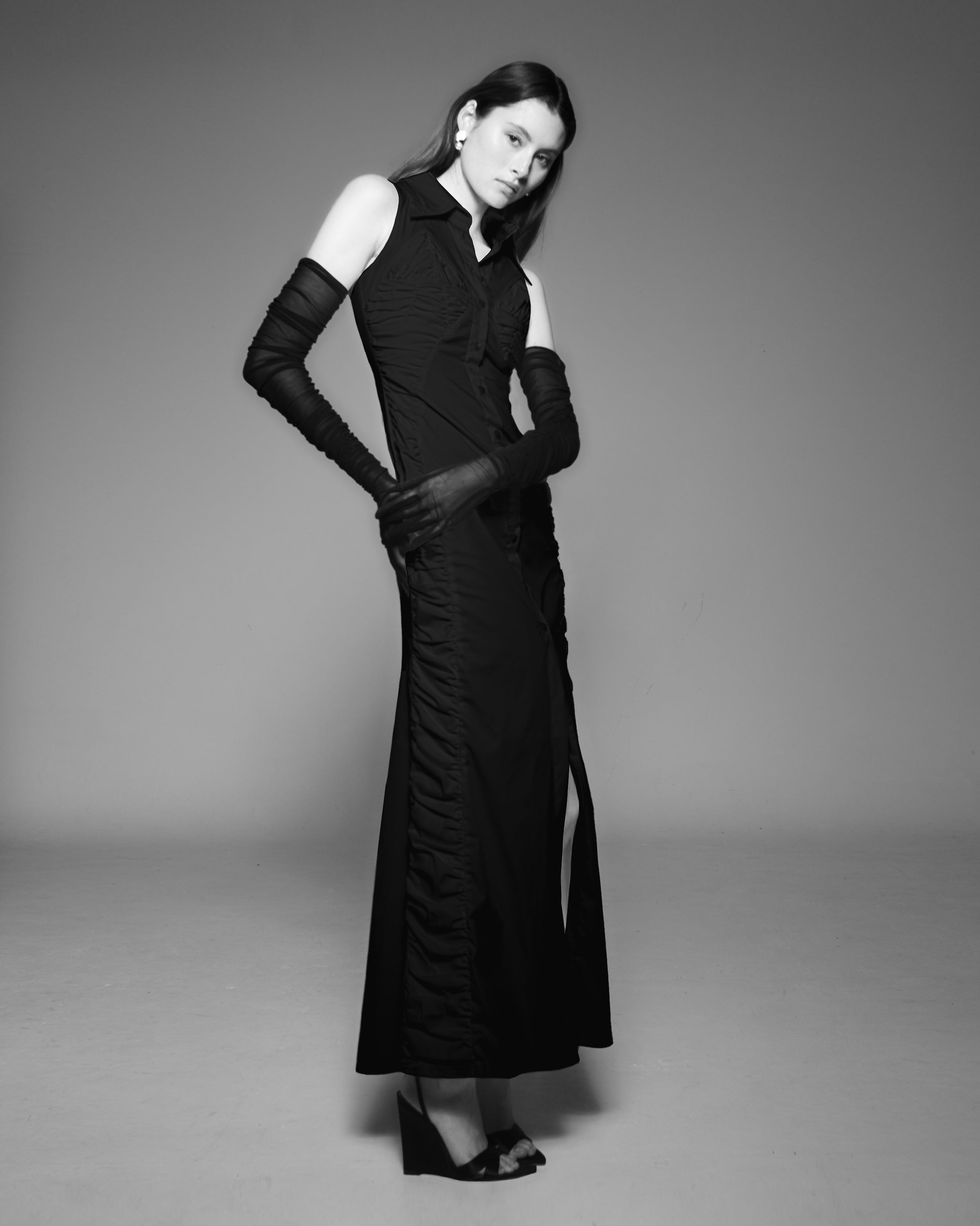 Colony dress in cotton with a sculptural ruched silhouette