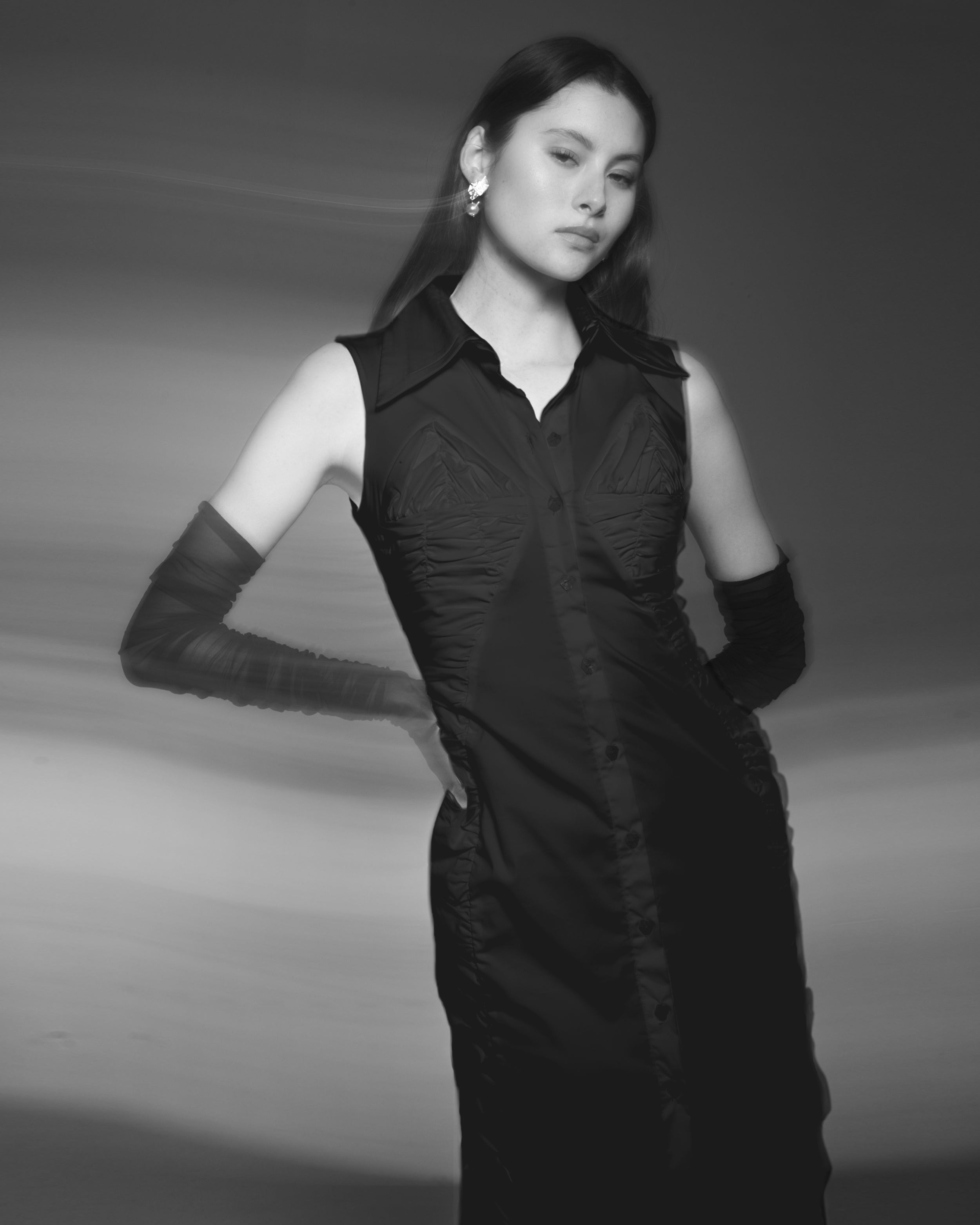 Colony dress in cotton with a sculptural ruched silhouette