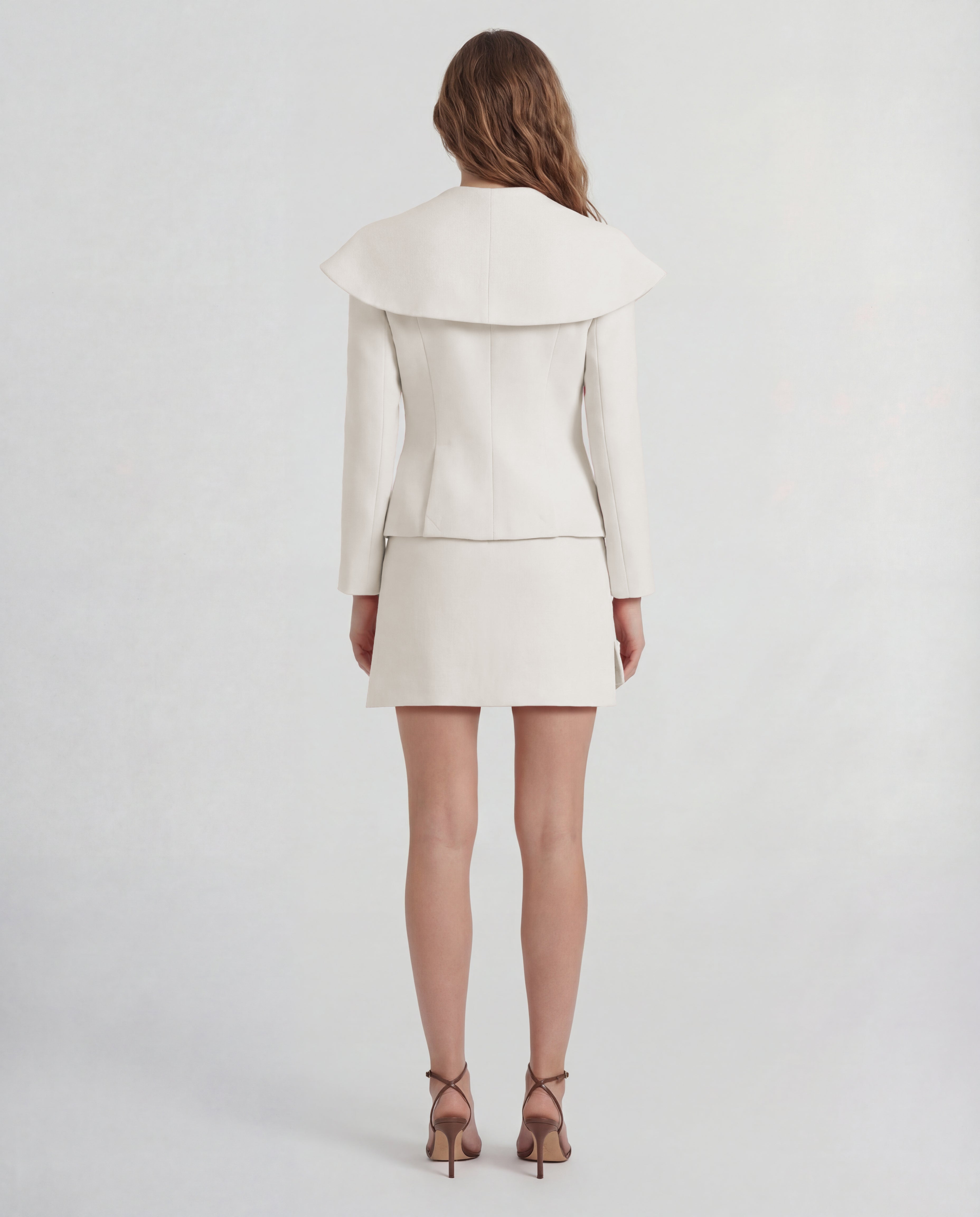 Minnie skort in double crêpe wool with structured intent
