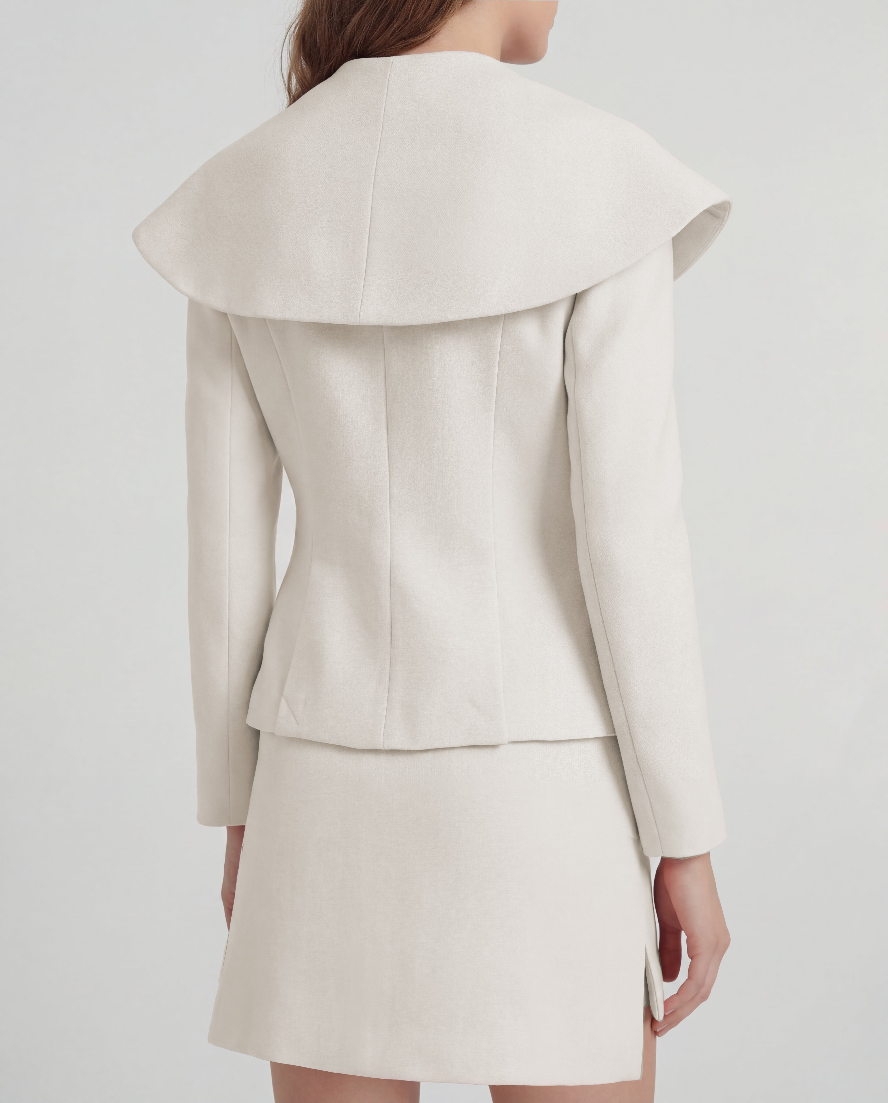 Minnie skort in double crêpe wool with structured intent