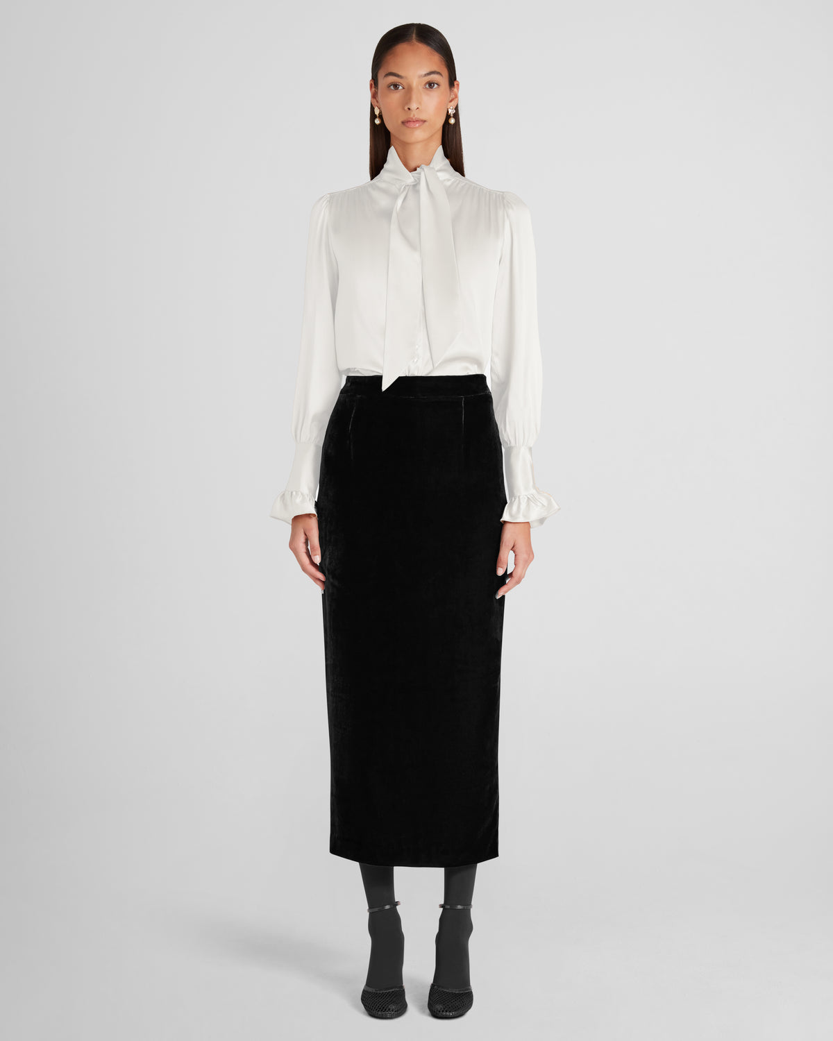 Shea Skirt in black Silk Velvet