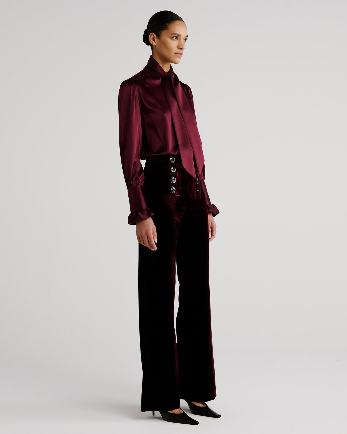 Davinhor Trousers in burgundy Silk Velvet
