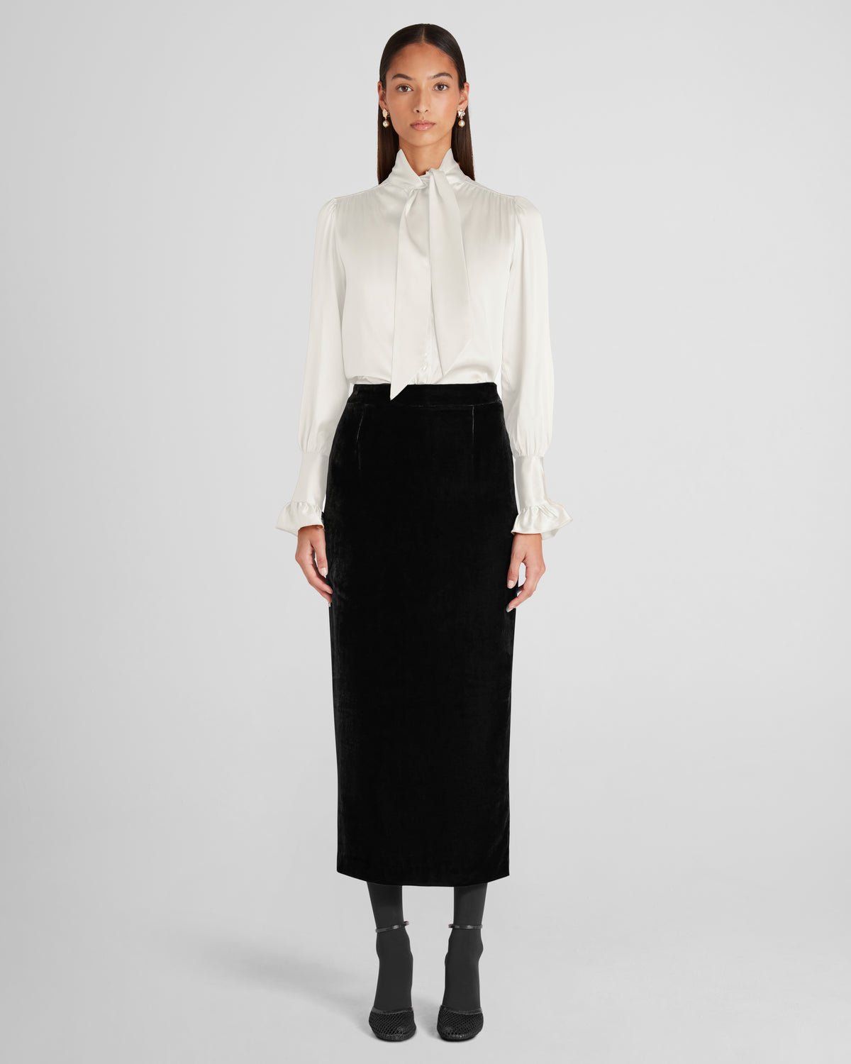 Ambrosi blouse in silk satin with a tie-neck