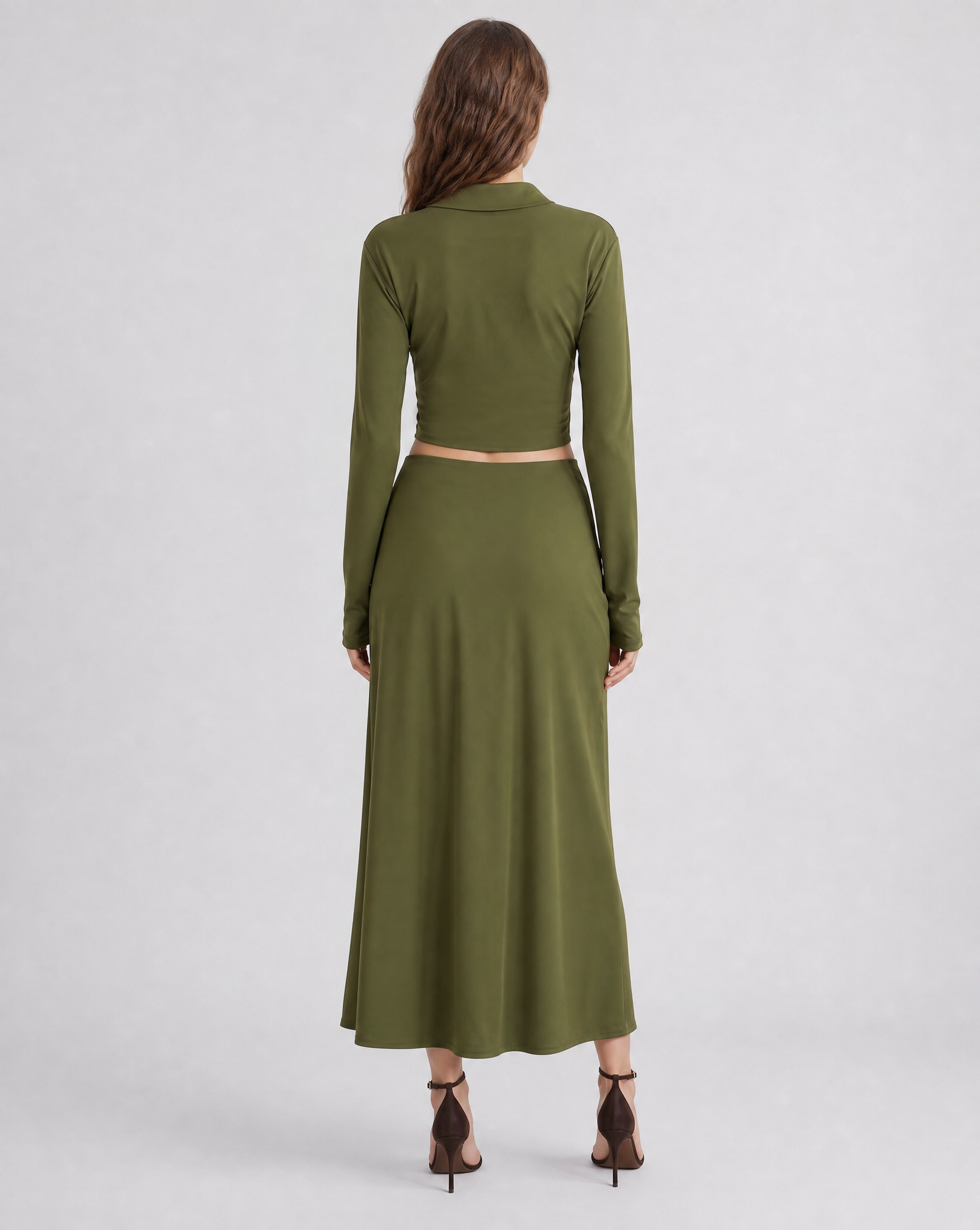 Eiza crop top in crepe jersey with sculptural twist-front