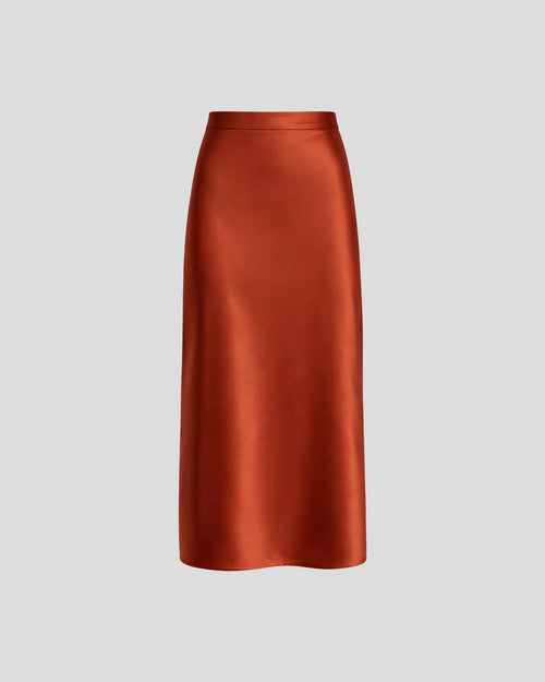 Goya skirt in sculptural cady satin with an adjustable slit