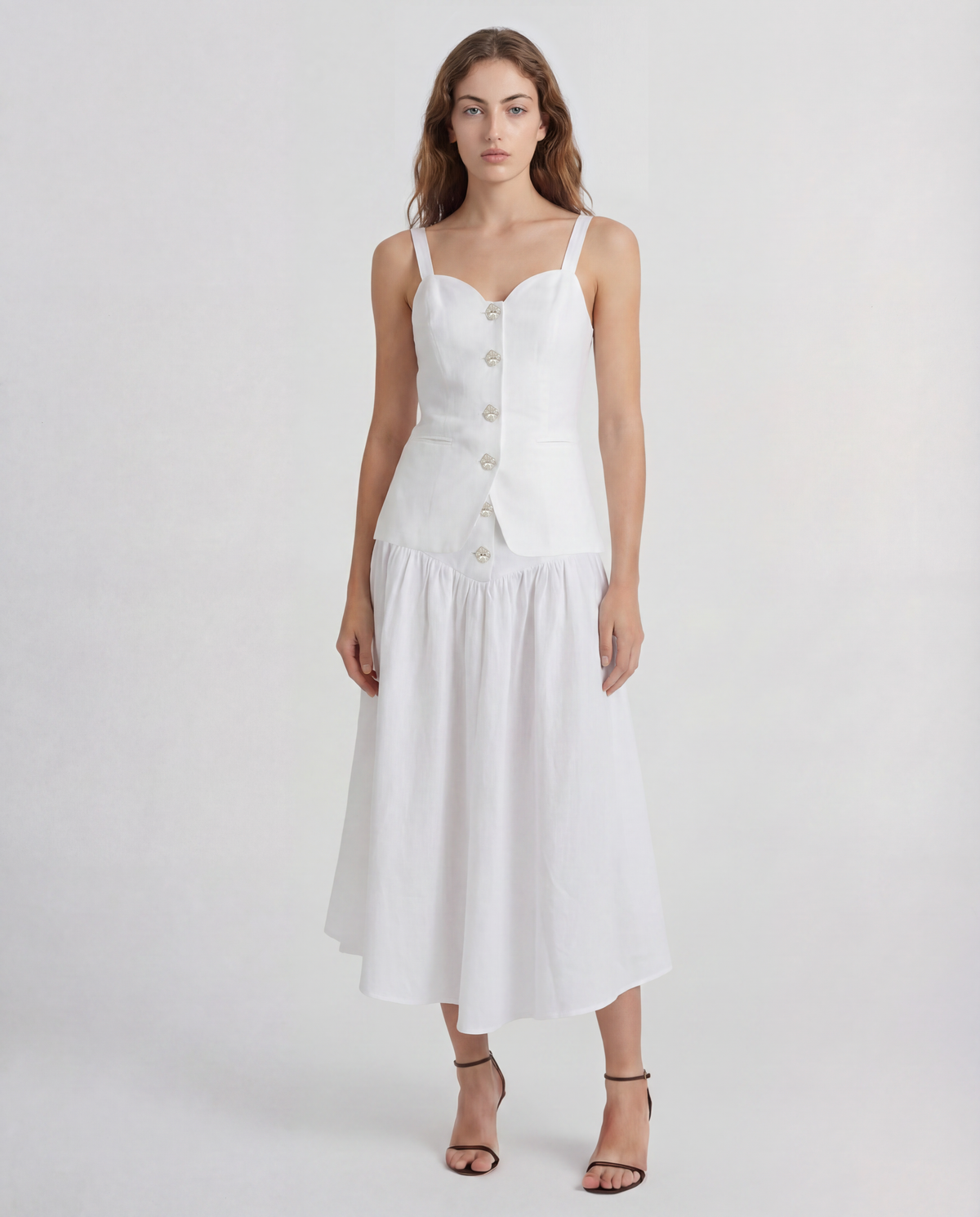 Henriette linen top with a sculptural sweetheart neckline