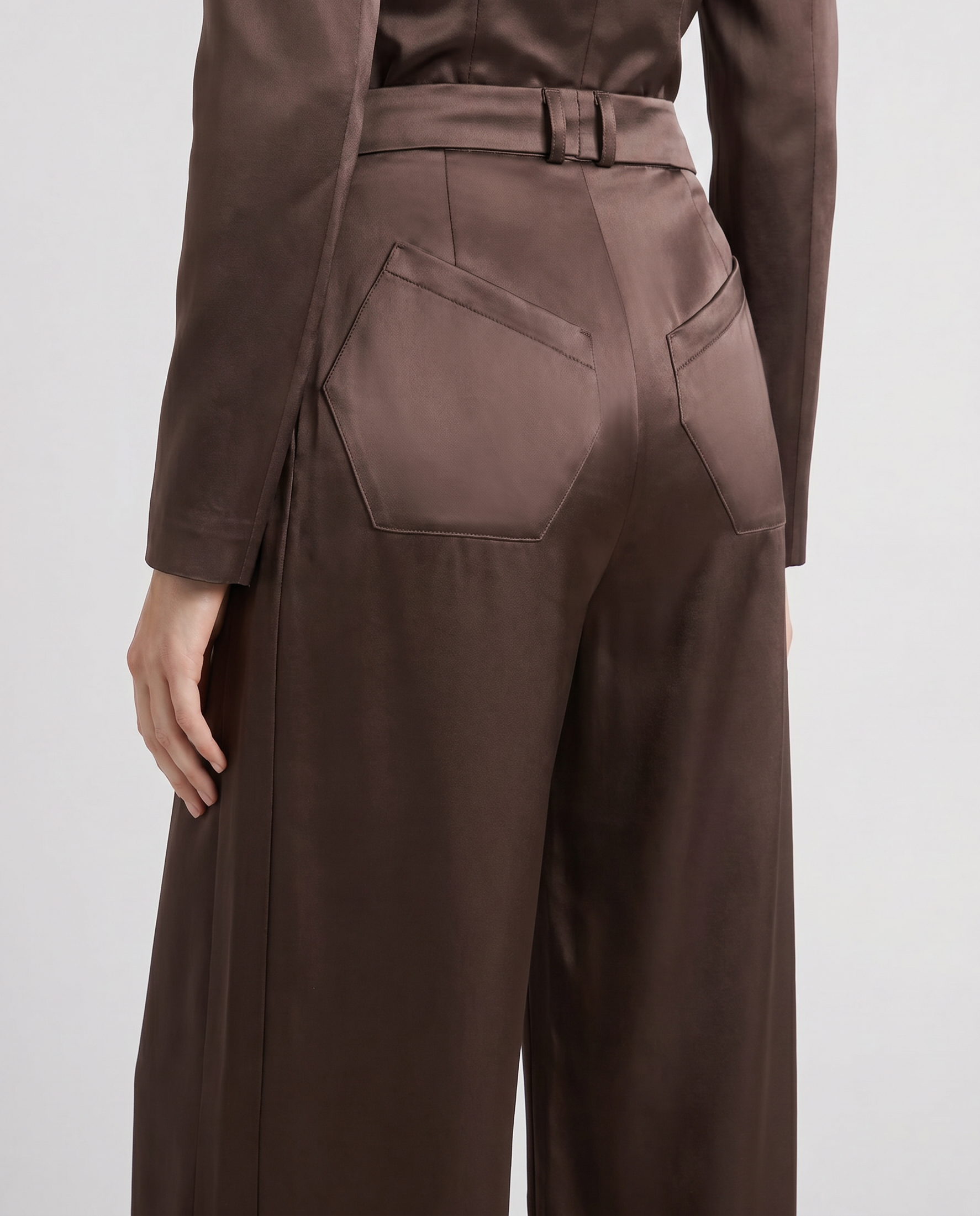 Keckler trousers with double hexagonal back pockets