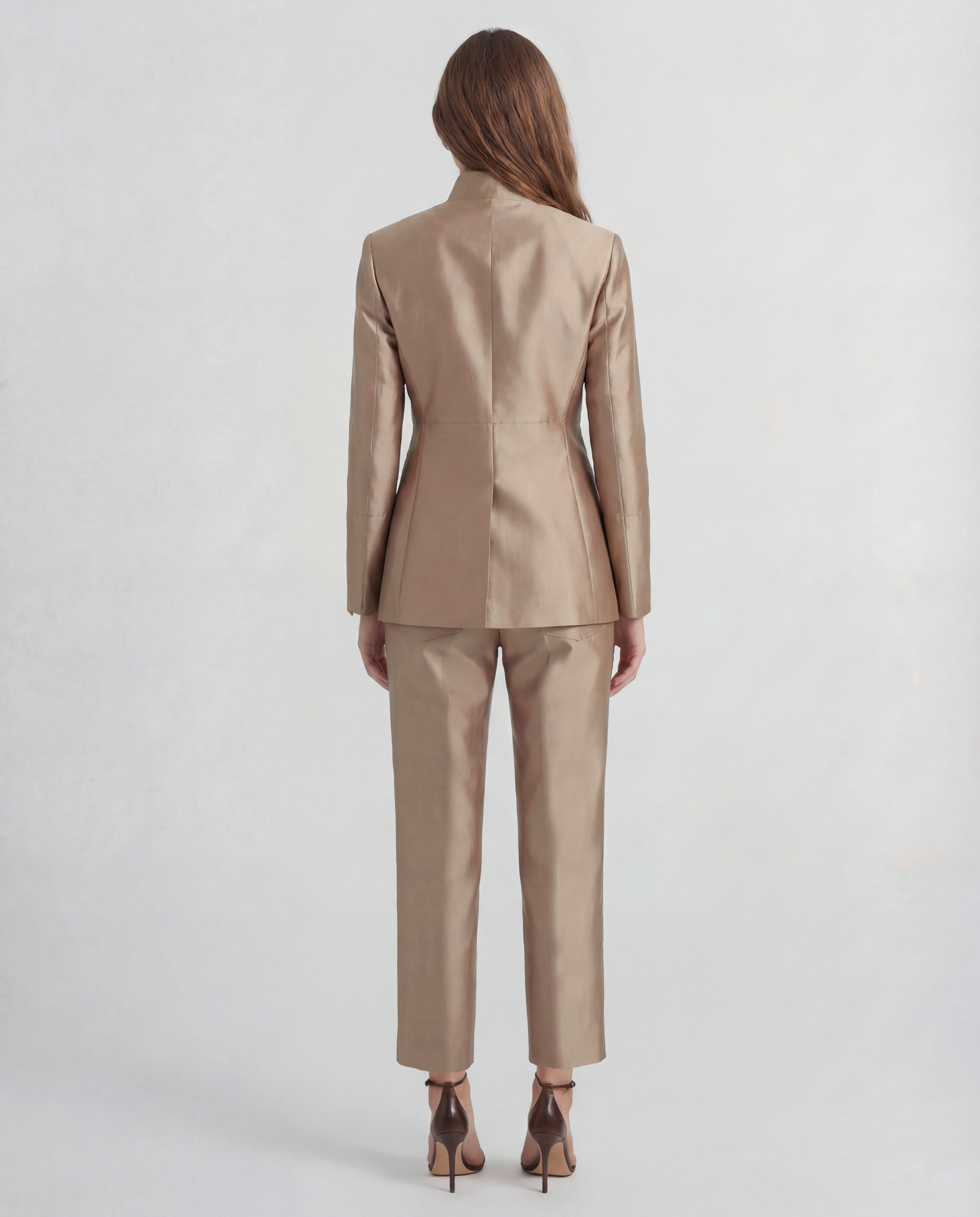 Lille jacket in silk mikado with a sculptural mock-neck
