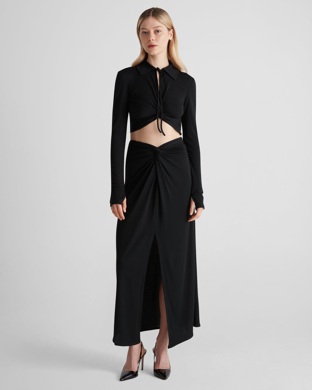 Eiza top in crepe jersey with a sculptural twist front