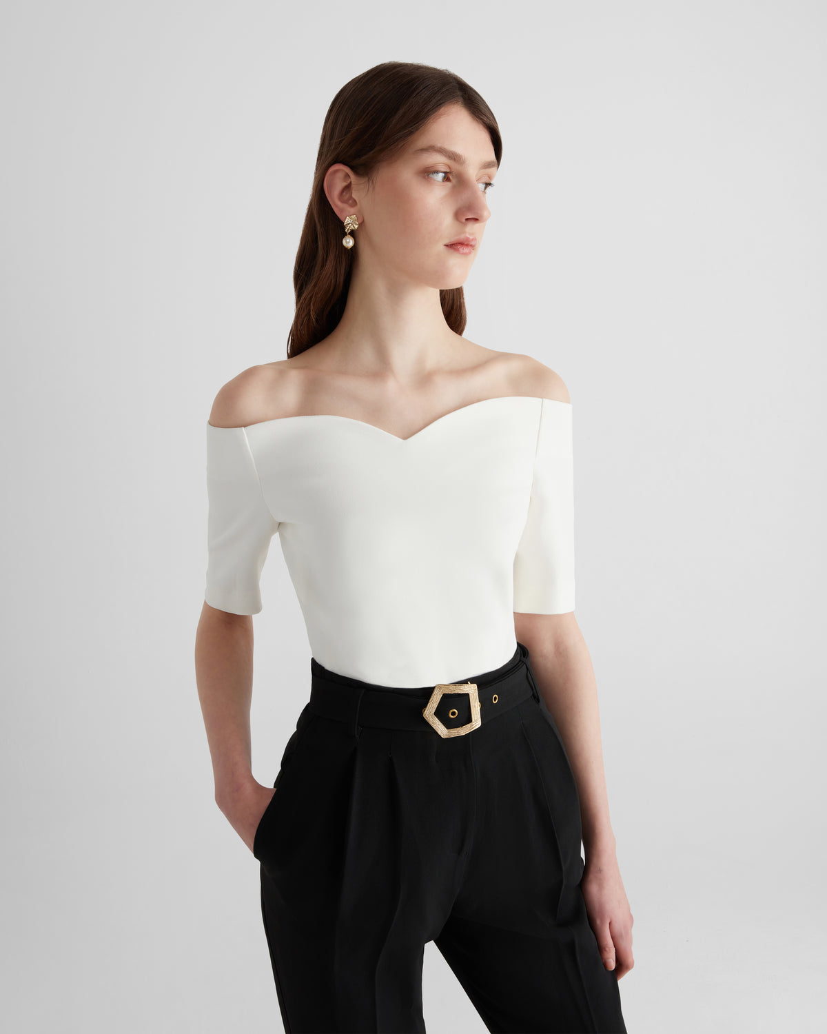 Carrisi top in cady with a sculptural sweetheart neckline