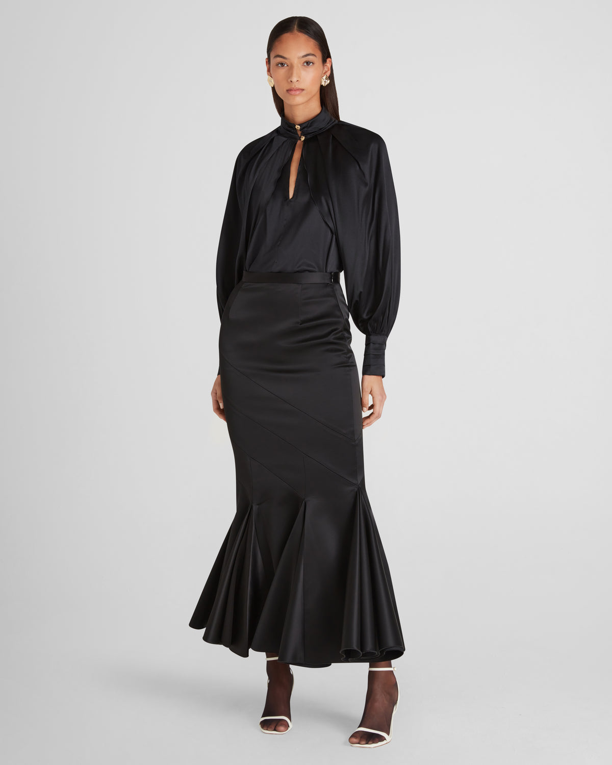 Gentileschi skirt in cady satin with a sculptural flare