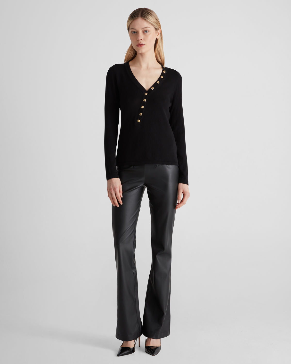 Rotella knit top in cashmere blend with sculptural V-neck