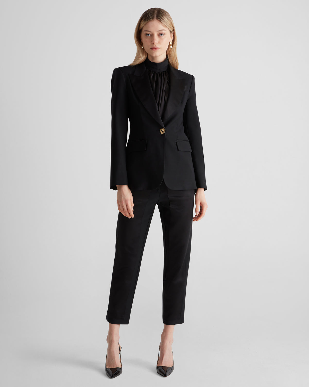 Uccellini blazer in crepe wool with structured intent