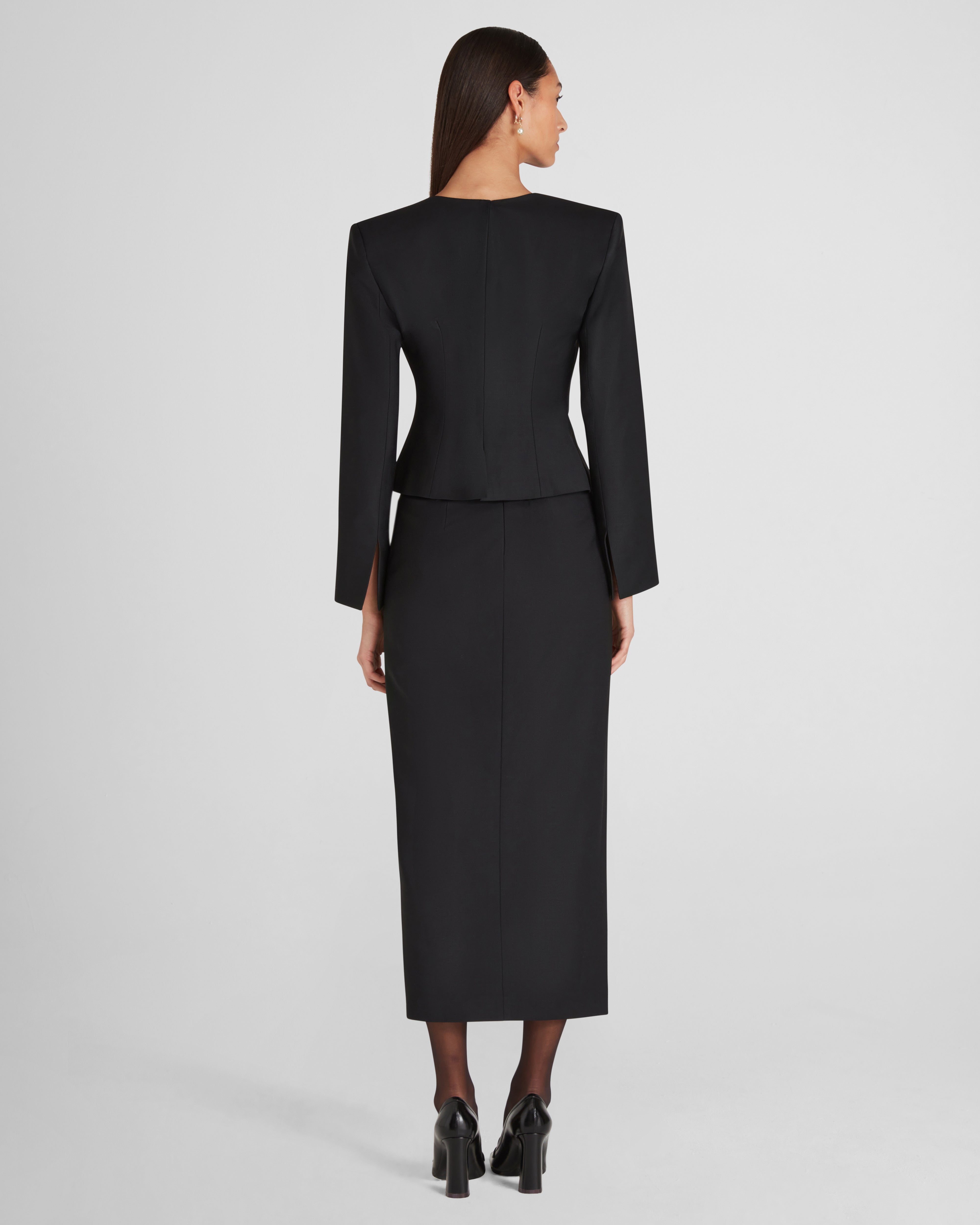 L'Eclaireur blouse in sculptural wool with sweetheart neck