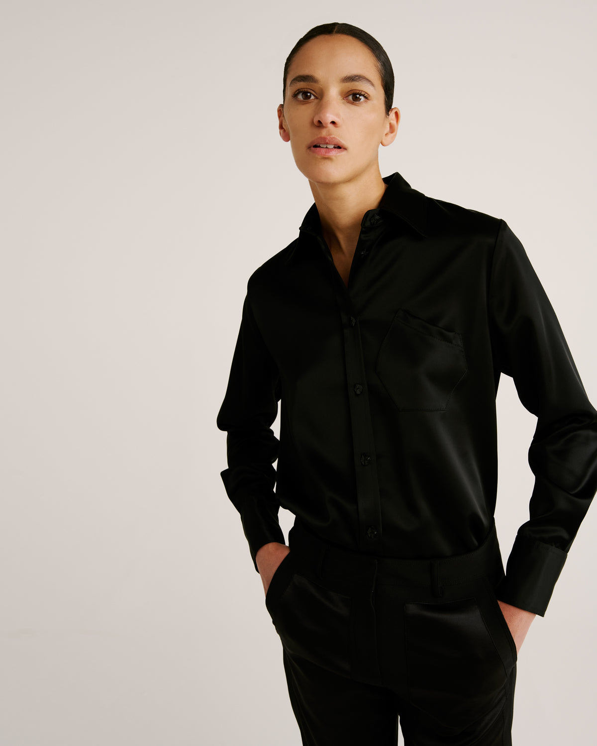 Violi Blouse in black Cady Satin