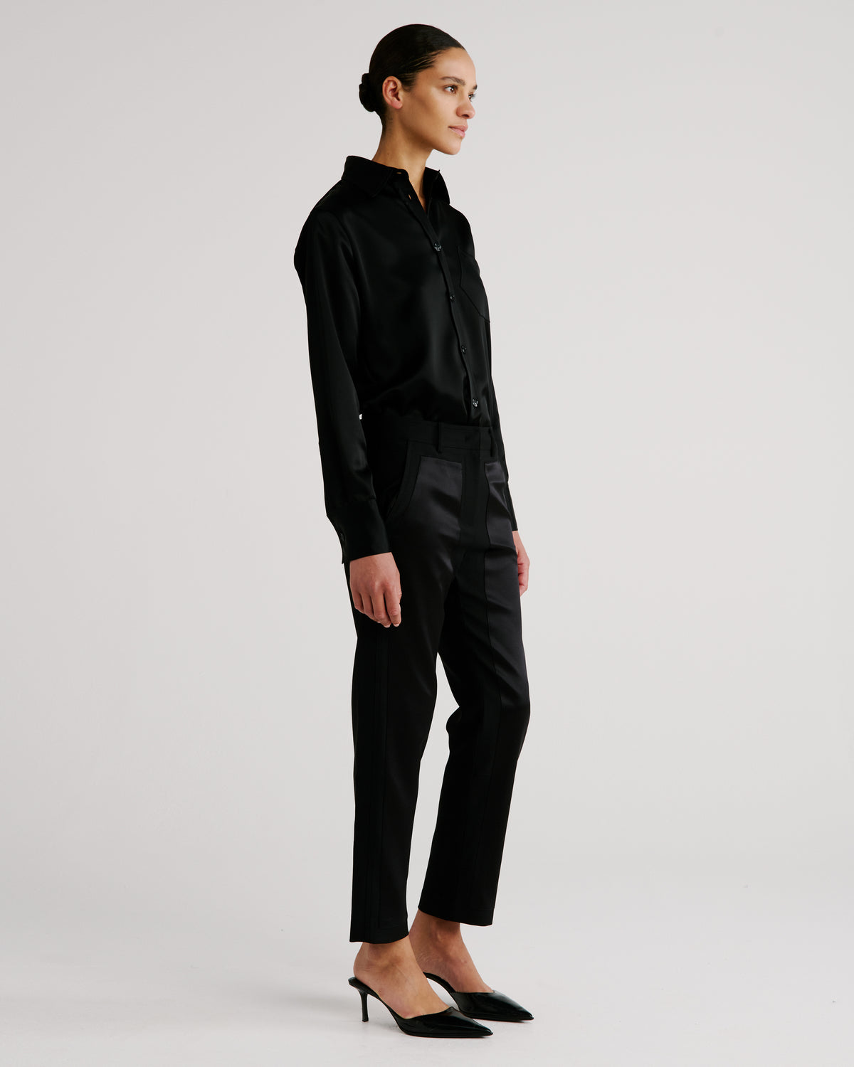 Violi Blouse in black Cady Satin