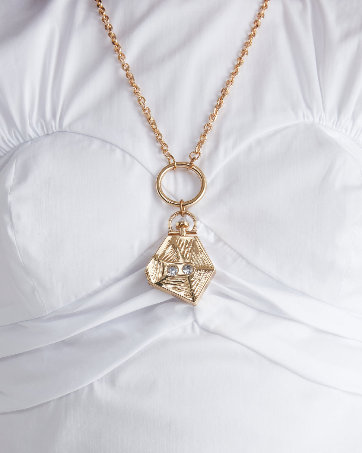 Baricco Necklace with a mirror and faux pearls